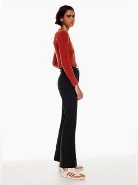 Wilfred Free Aritzia Twostep Black Flare Jeans Pants Size 2 Neutral Monochrome